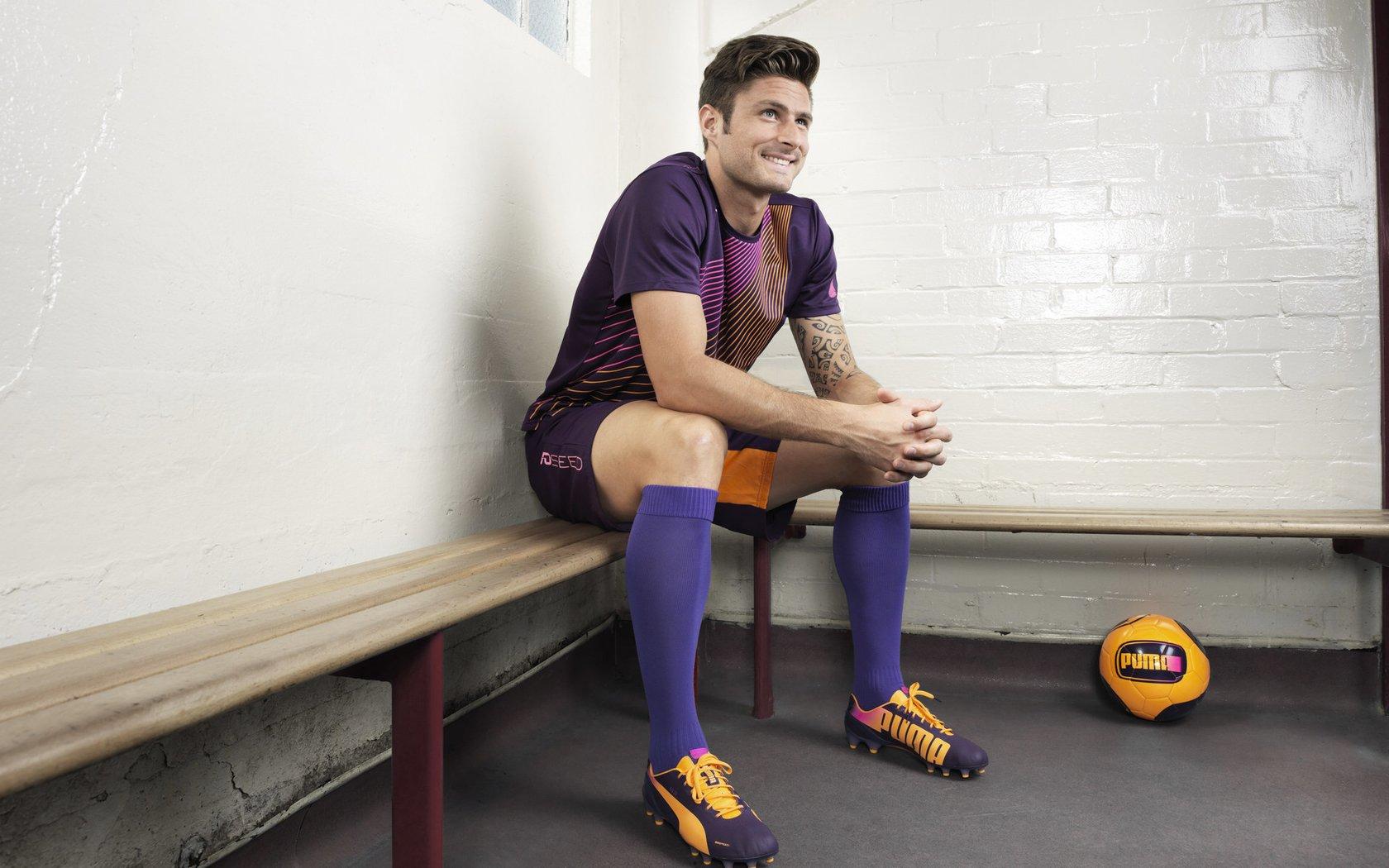 西蒙尼力挺爱将，阿尔瓦雷斯状态引争议？马竞神锋已轰39球回击质疑