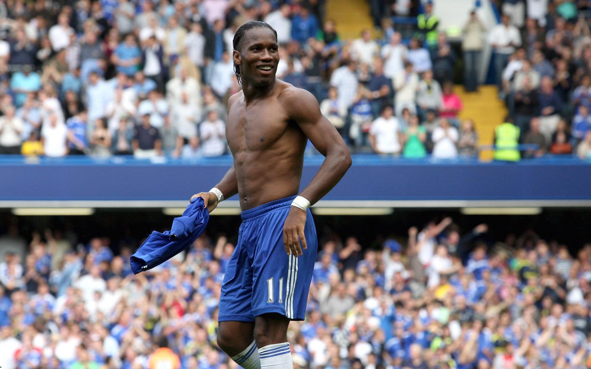 故地重游情谊显,并肩入场引遐想,阿诺德安菲尔德之行牵动球迷心